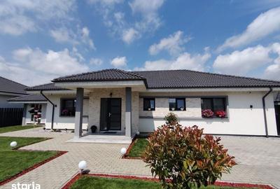 Casă cu 3 camere cu Teren 115 Mp în Jucu - 2