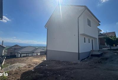 Casă cu 4 camere cu Teren 400 Mp în Șura Mare