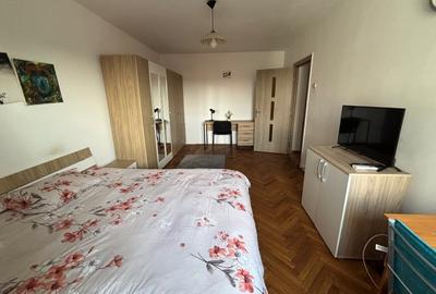 Garsonieră decomandată în Central