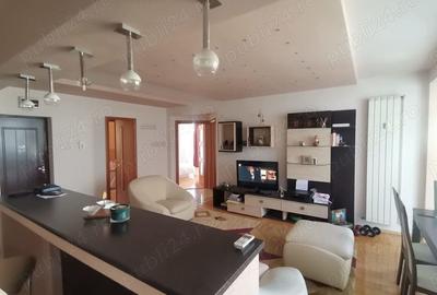 Apartament cu 3 camere semidecomandat în Nufărul