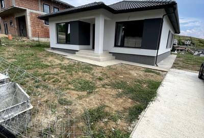 Casă cu 4 camere în Central - 2