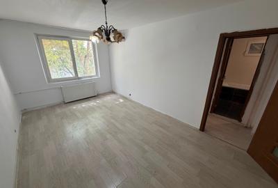 Apartament cu 3 camere semidecomandat în Liviu Rebreanu