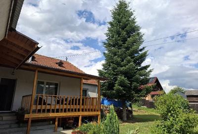 Casă cu 4 camere în Dofteana