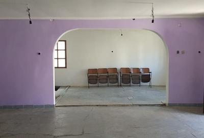 Casă cu 2 camere cu Teren 221 Mp în Corbi