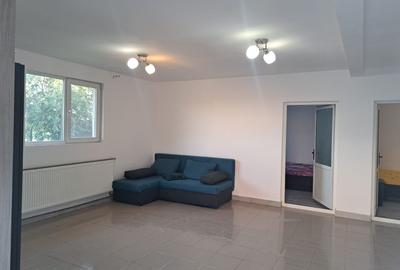 Casă cu 3 camere decomandat în Ariceștii Rahtivani