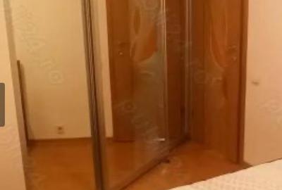 Apartament cu 3 camere semidecomandat în Inel II