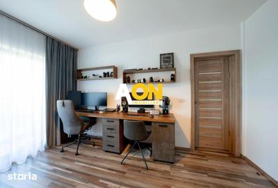 Apartament cu 3 camere semidecomandat, mobilat în Cetate
