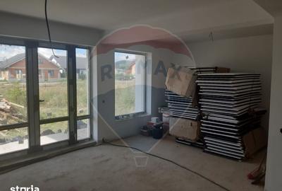 Casă cu 4 camere cu Teren 752 Mp în Vulcan - 20
