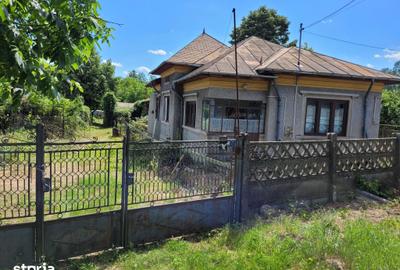 Casă cu 3 camere cu Teren 1450 Mp în Răzvad