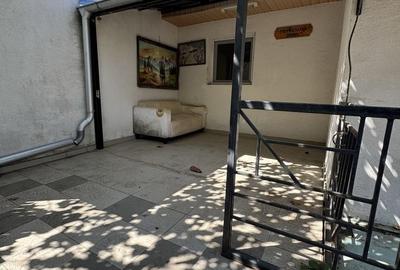 Casă cu 3 camere în Central