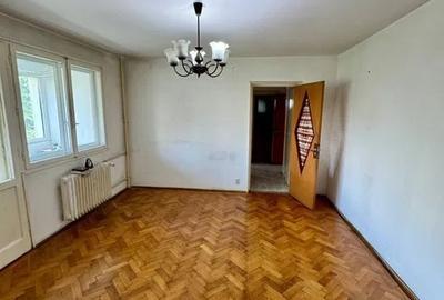 Apartament cu 3 camere semidecomandat în Alexandru Obregia - 1