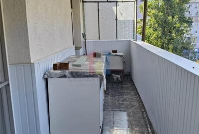 Apartament cu 3 camere semidecomandat în Viziru 1