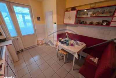 Apartament cu 3 camere decomandat în Traian - 16