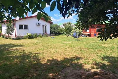 Casă cu 2 camere cu Teren 864 Mp în Central