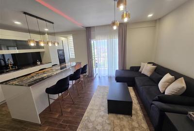 Apartament cu 3 camere decomandat, mobilat în Central