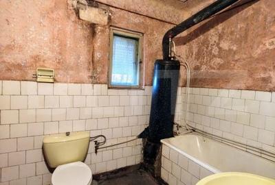 Casă cu 4 camere cu Teren 4605 Mp în Livezile