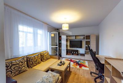 Apartament cu 3 camere decomandat, mobilat în Titan