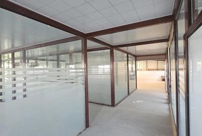 Spațiu comercial, de 4,000 mp, în Central - 4