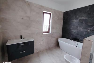 Casă cu 4 camere decomandat în Moșnița Veche