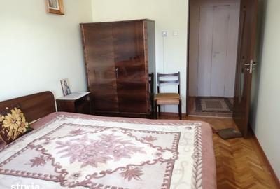 Apartament cu 3 camere decomandat în George Enescu
