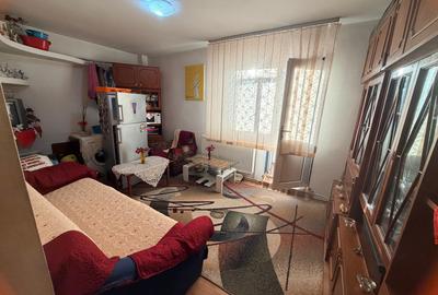 Apartament cu 3 camere în Păcurari