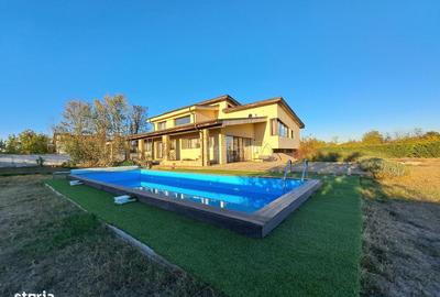Casă cu 4 camere cu Teren 2500 Mp în Samurcași
