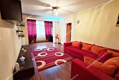 Apartament cu 3 camere semidecomandat în Micro 19