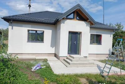 Casă cu 3 camere cu Teren 1200 Mp în Băiceni - 1
