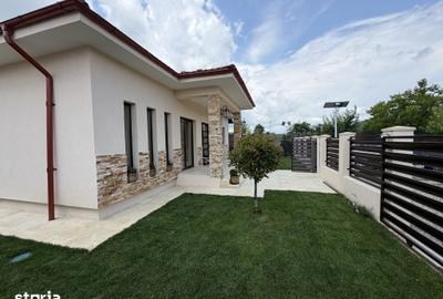 Casă cu 4 camere cu Teren 365 Mp în Ștefănești