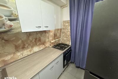 Apartament cu 3 camere decomandat, mobilat în Ozana