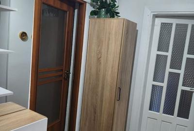 Apartament cu 3 camere decomandat în Cornitoiu