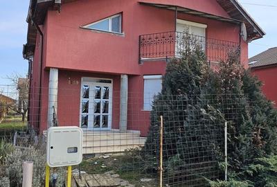 Casă individuală cu 5 camere cu Canalizare în Paleu - 1