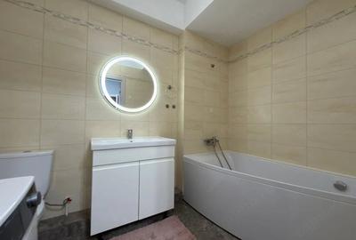 Garsonieră decomandată în Roșu