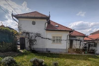 Casă cu 5 camere cu Teren 360 Mp în Central - 1