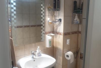 Apartament cu 3 camere decomandat în Poarta 6 - 11