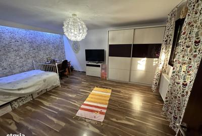 Casă cu 4 camere în Rahova