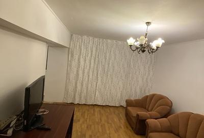 Apartament cu 3 camere decomandat în Basarabia