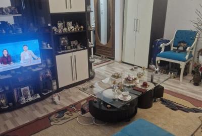 Apartament cu 2 camere semidecomandat în Micro 3 - 6
