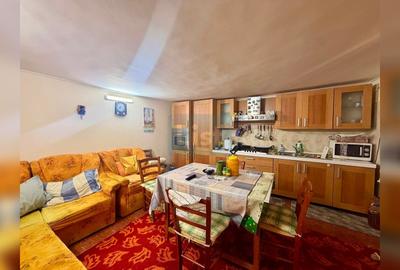 Casă cu 3 camere cu Teren 790 Mp în Central