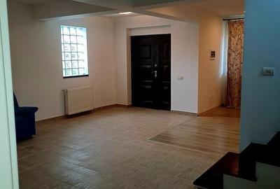 Casă cu 4 camere cu Teren 375 Mp în Rovine