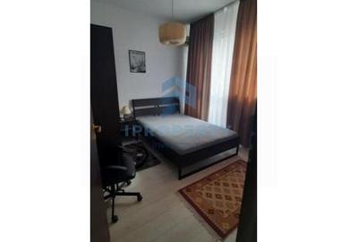 Apartament cu 3 camere în Romană