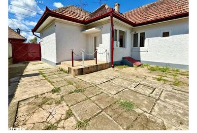 Casă cu 4 camere decomandat cu Canalizare în Central - 9