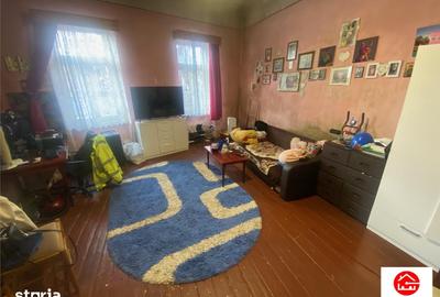 Casă cu 3 camere cu Teren 242 Mp în Central