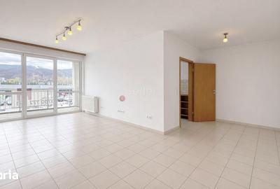 Apartament cu 3 camere decomandat în Bartolomeu
