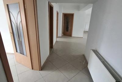 Apartament cu 4 camere decomandat în Central - 6