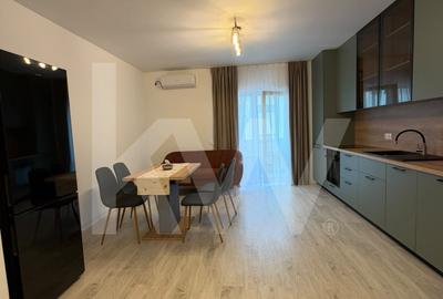Apartament cu 3 camere semidecomandat, mobilat în Mihai Viteazul