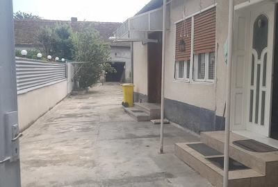 Casă cu 5 camere cu Teren 1050 Mp în Central