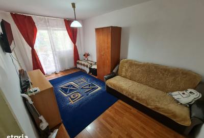 Garsonieră decomandată în Micălaca