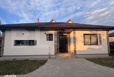 Casă cu 3 camere cu Teren 300 Mp în Central