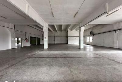 Spațiu comercial, de 1,500 mp, în Central - 2